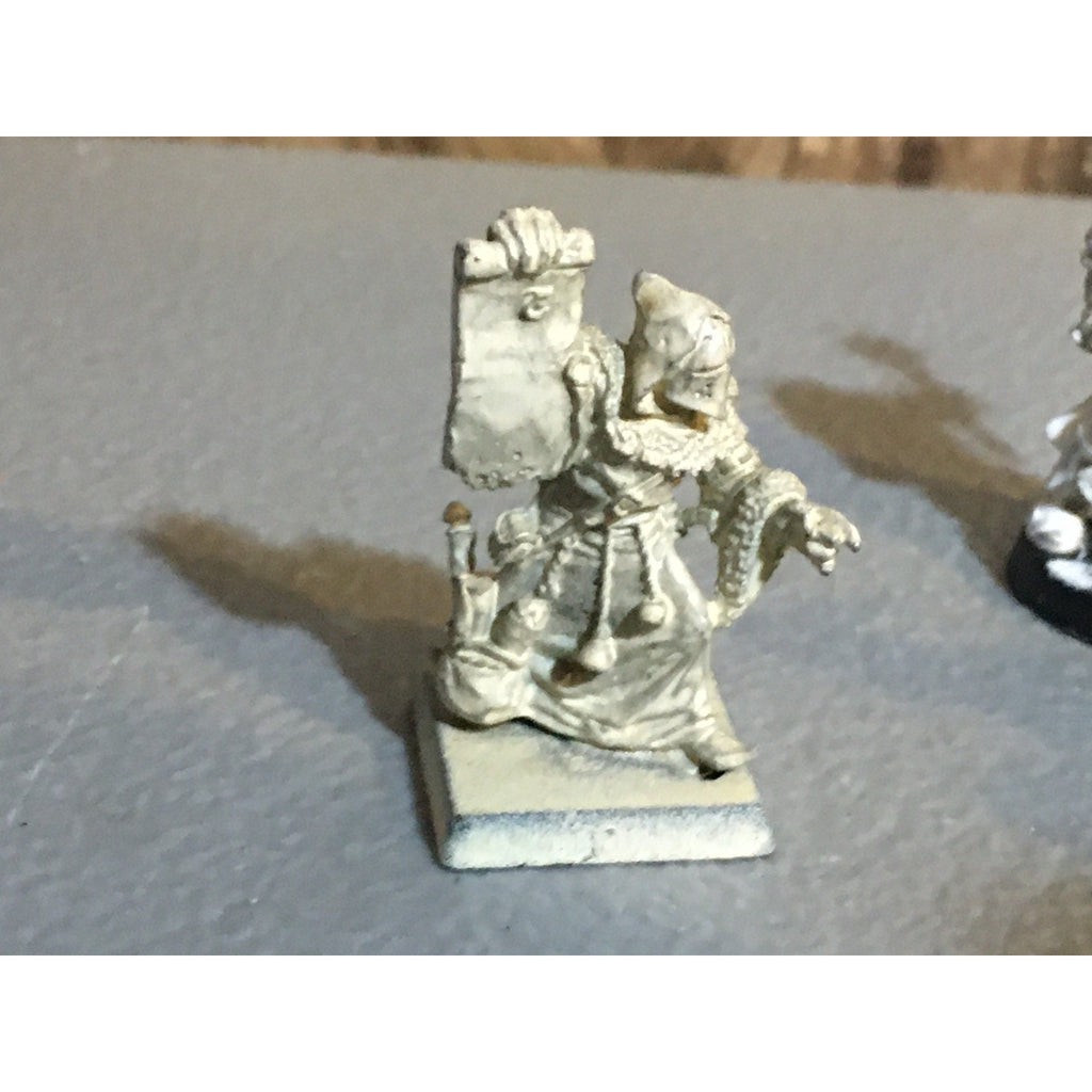 A34033 UNKNOWN METAL MINIATURES FANTASY MIXED LOT HUMAN KNIGHT PRIEST TABLETOP