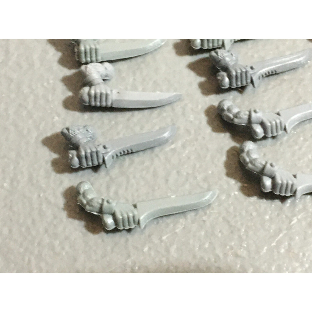 A22298 WARHAMMER FANTASY SKAVEN BITS LOT SWORD ARMS GAMES WORKSHOP GW