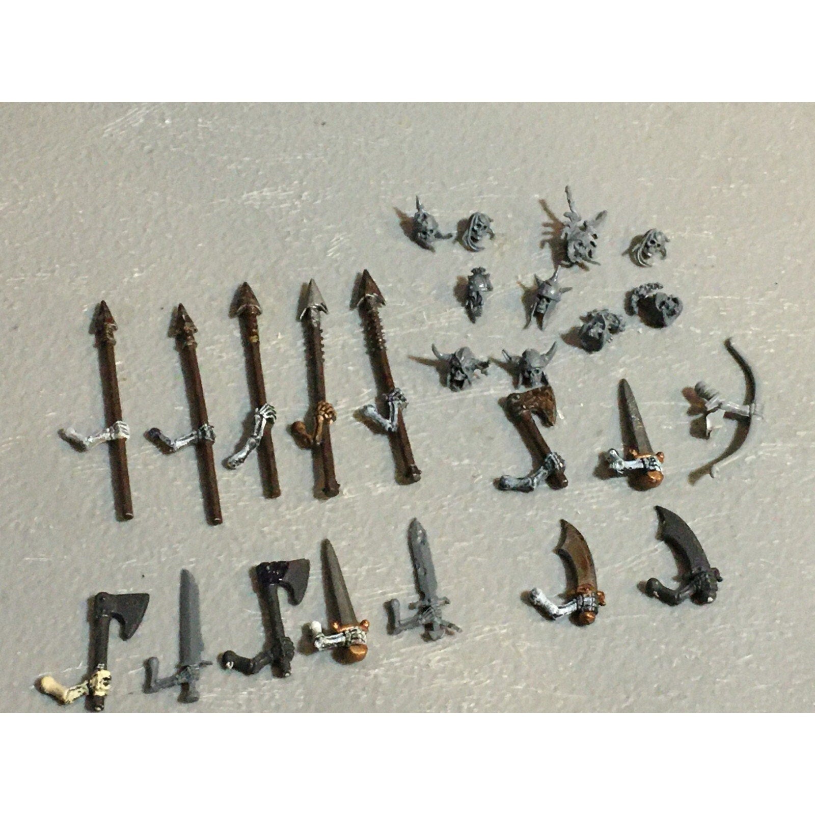 A23229 WARHAMMER FANTASY UNDEAD VAMPIRE COUNTS BITS LOT SKELETON ARMS HEADS GW
