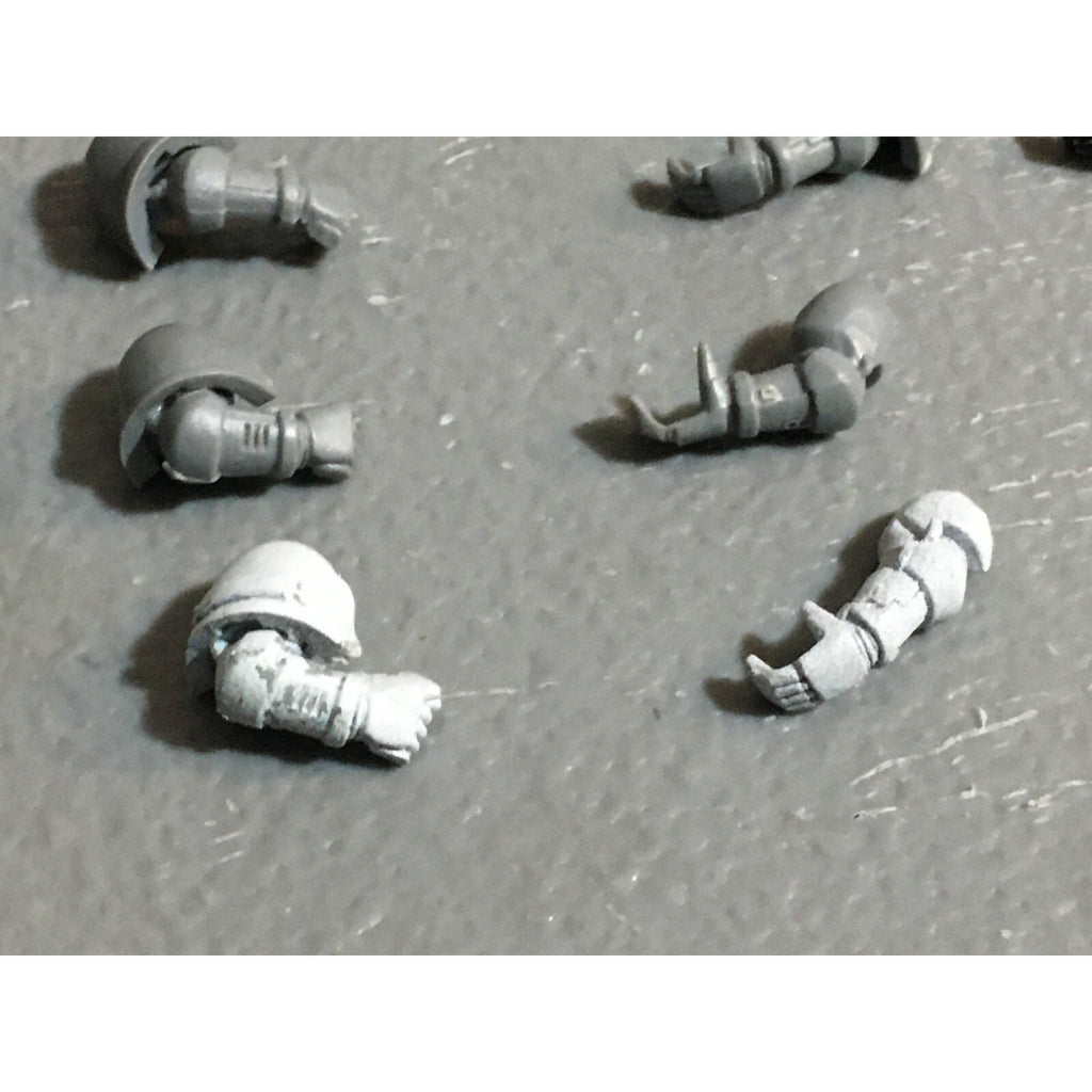 A22947 WARHAMMER 40K SPACE MARINES BITS LOT ARMS GAMES WORKSHOP GW