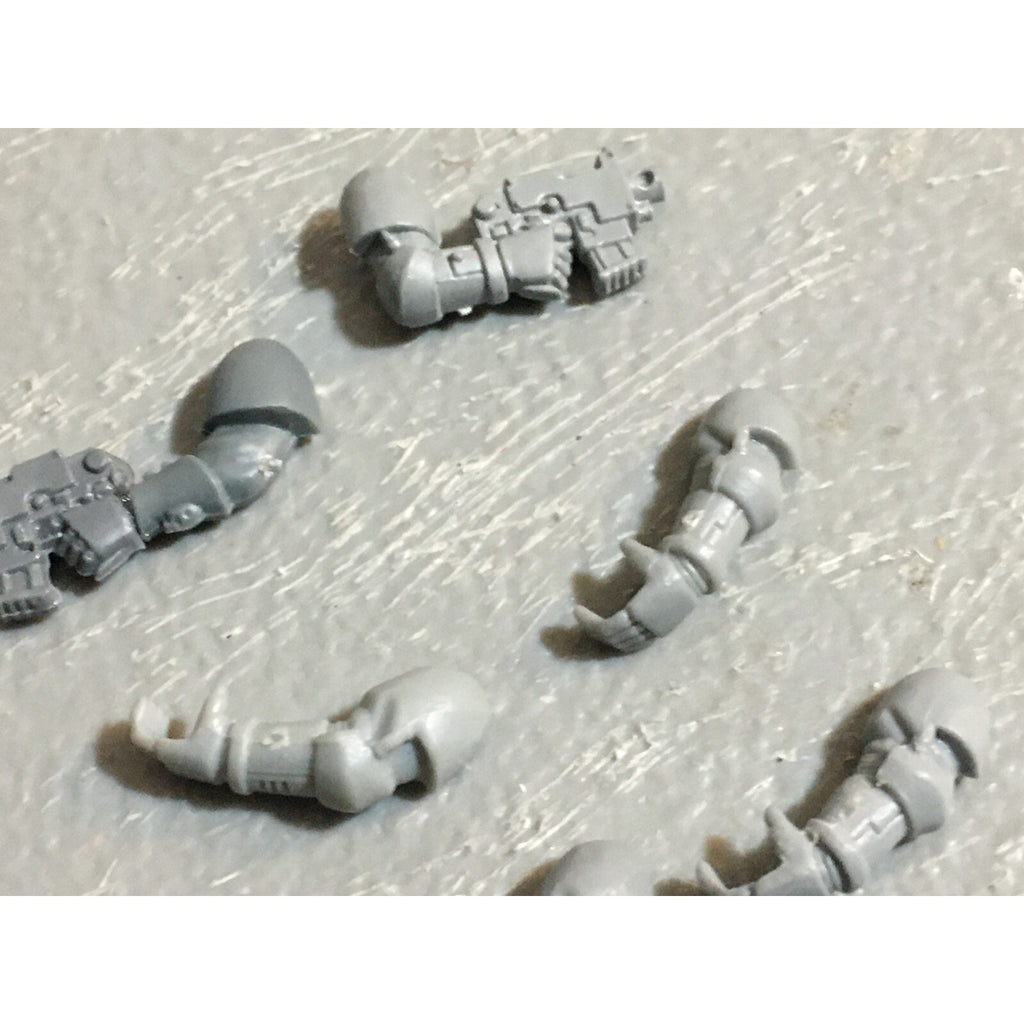 A23085 WARHAMMER 40K SPACE MARINES BITS LOT ARMS GAMES WORKSHOP GW