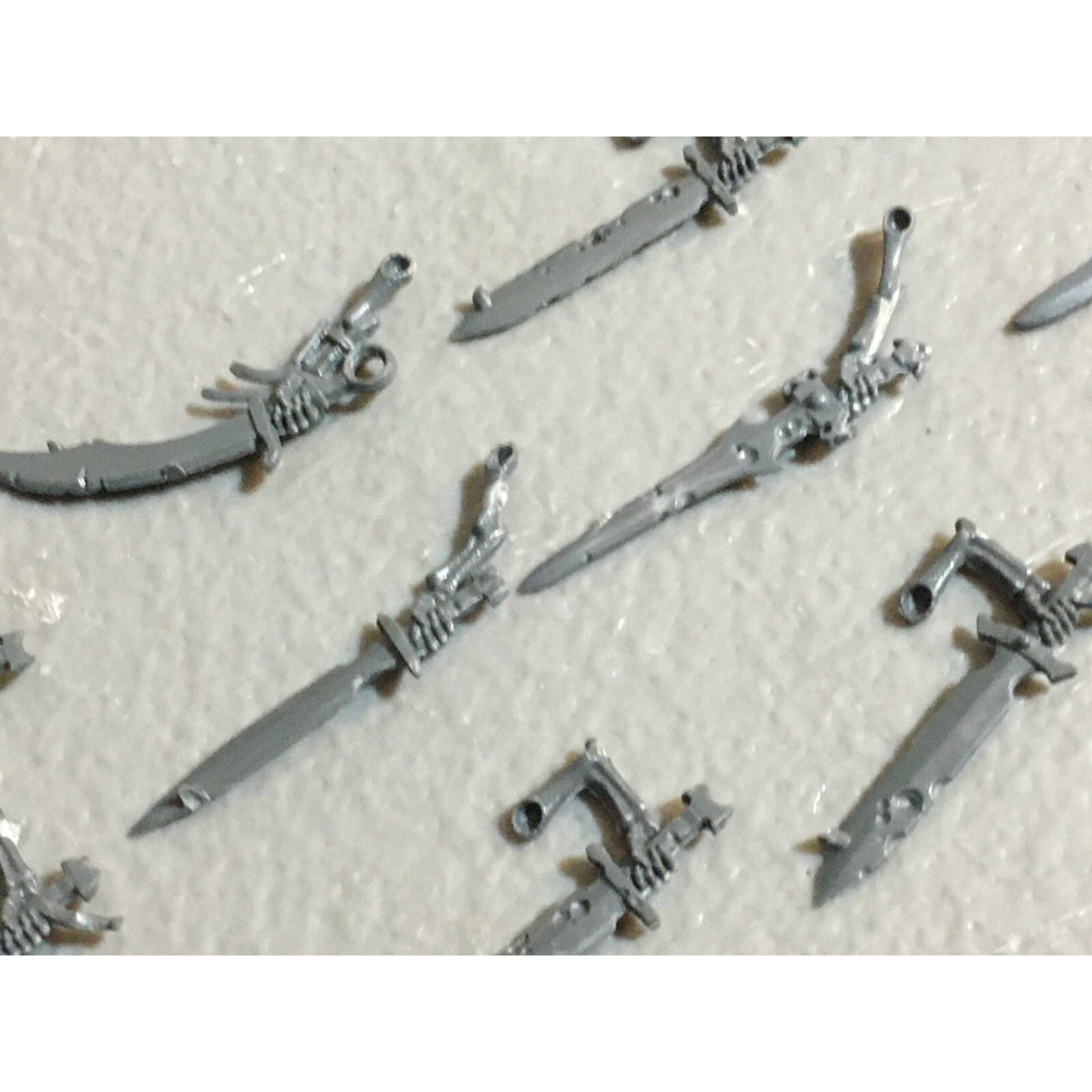 A23415 WARHAMMER FANTASY VAMPIRE COUNTS BITS LOT SKELETON WIGHT SWORD ARMS GW
