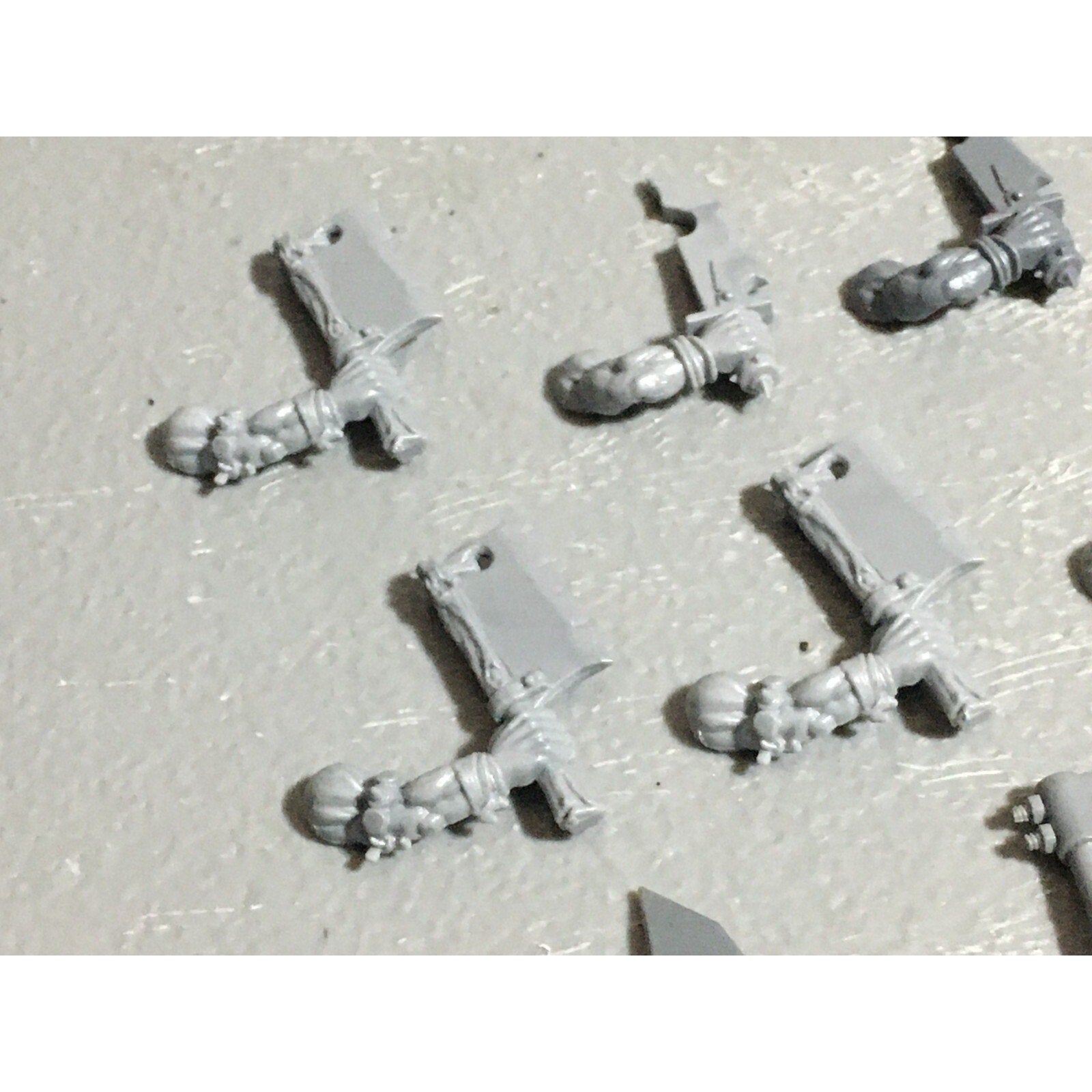 A22611 WARHAMMER FANTASY ORCS & GOBLINS BITS LOT ORC BOYZ HAND WEAPONS GW