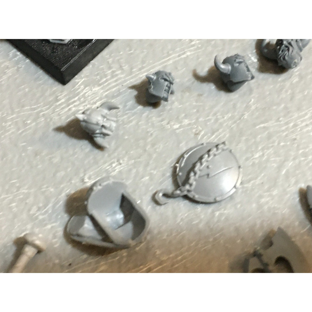 A23217 WARHAMMER FANTASY CHAOS MORTALS BITS LOT MARAUDERS WARRIORS GW