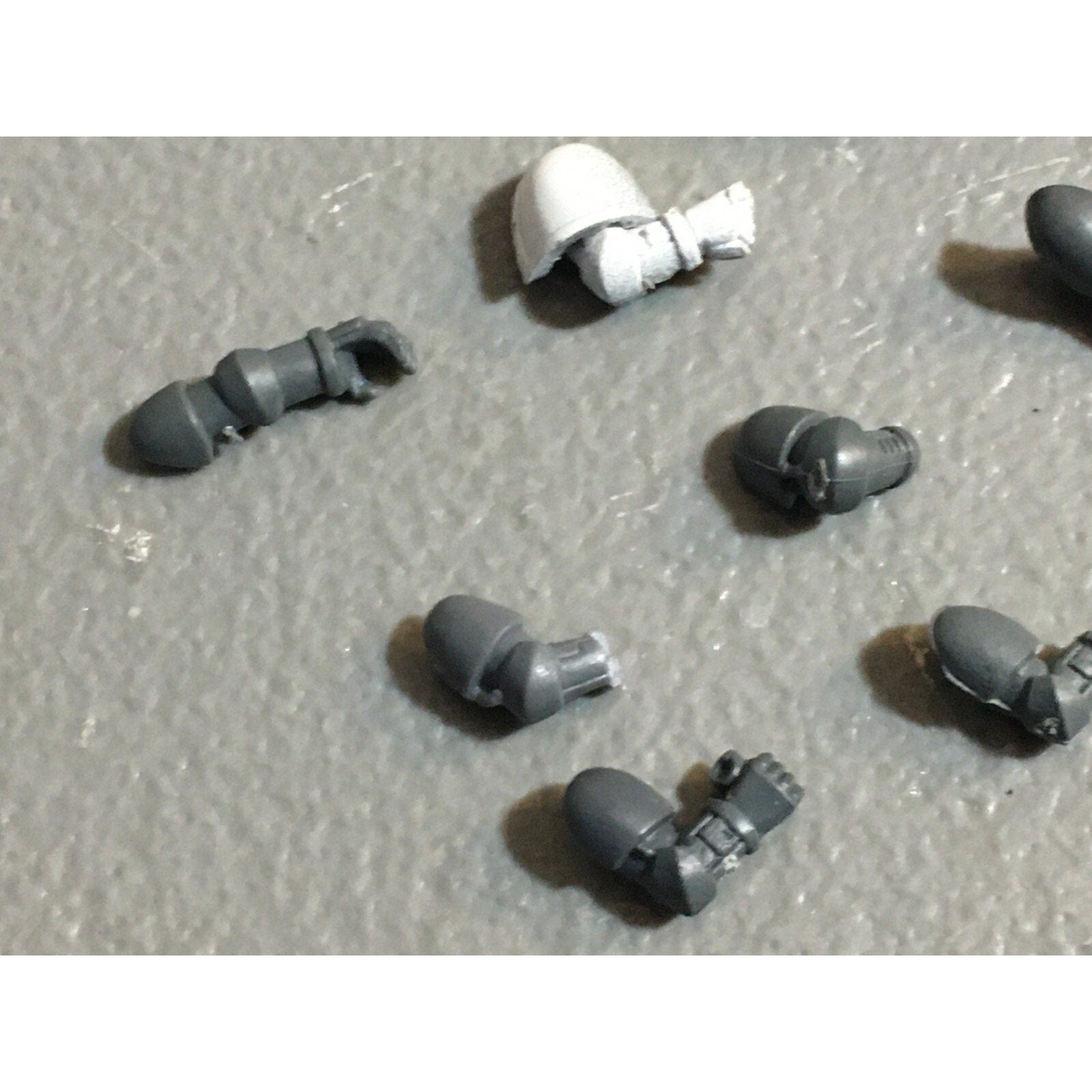 A22997 WARHAMMER 40K SPACE MARINES BITS LOT ARMS GW GAMES WORKSHOP