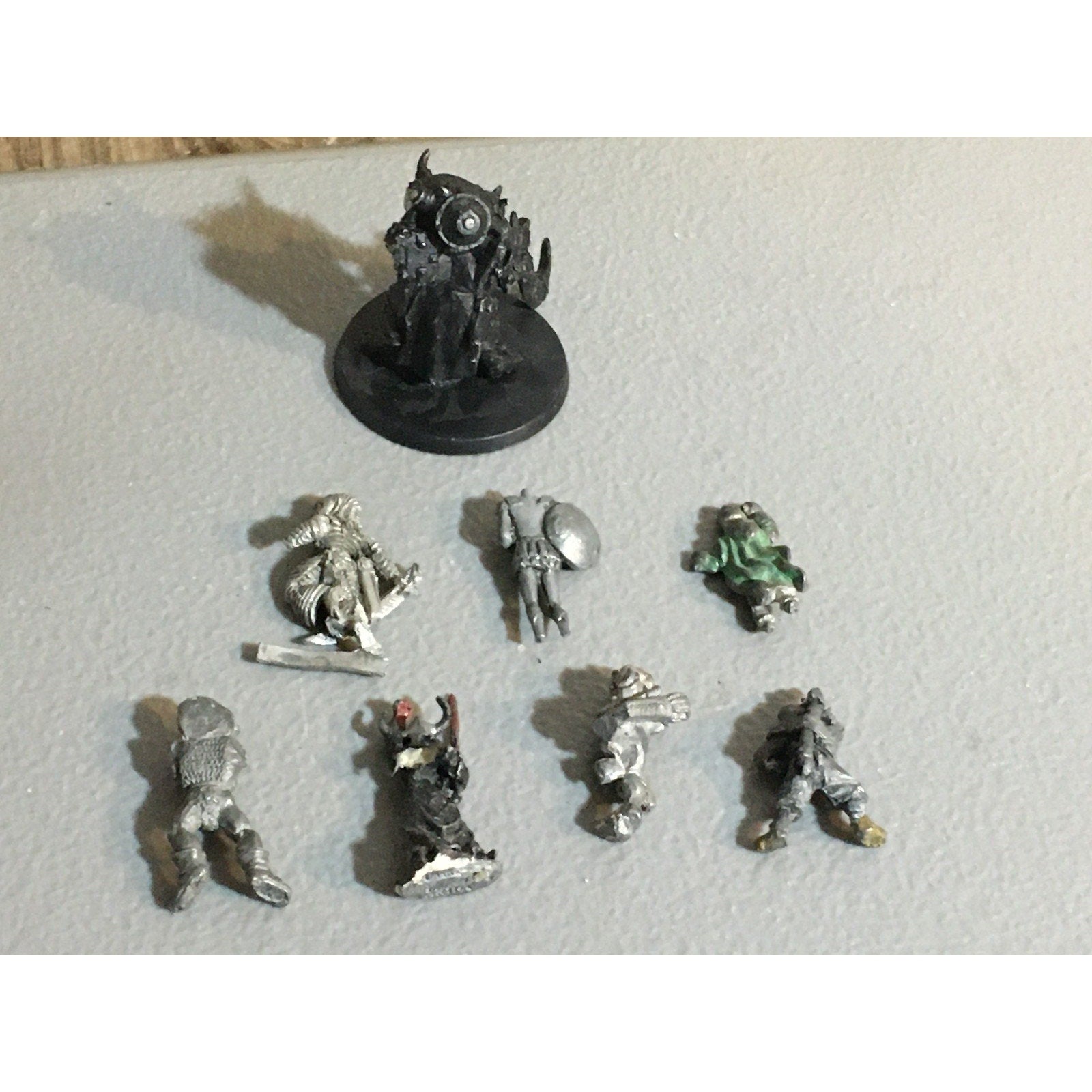 A32532 UNKNOWN METAL MINIATURES INCOMPLETE LOT HUMAN ELF WARRIOR