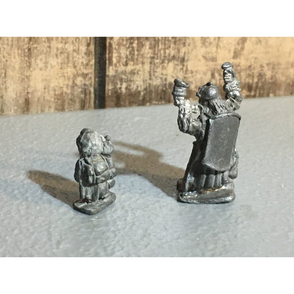 A32081 CUSTOM CAST MINIATURES FANTASY HUMAN & HALFLING WARRIOR METAL TABLE TOP