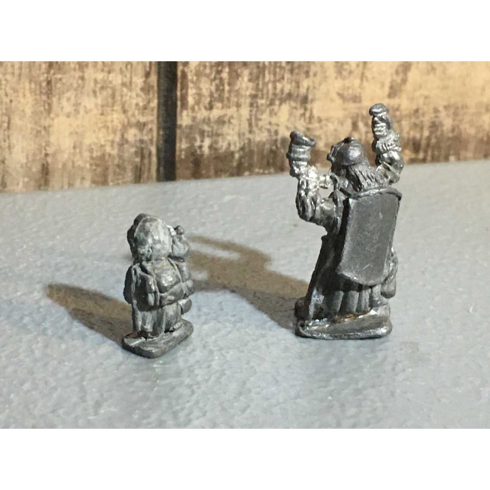 A32081 CUSTOM CAST MINIATURES FANTASY HUMAN & HALFLING WARRIOR METAL TABLE TOP