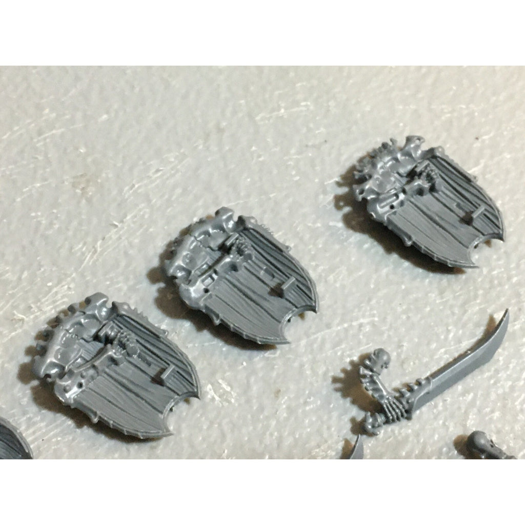 A23228 WARHAMMER FANTASY AOS TOMB KINGS OSSIARCH BITS LOT SWORDS SHIELDS GW