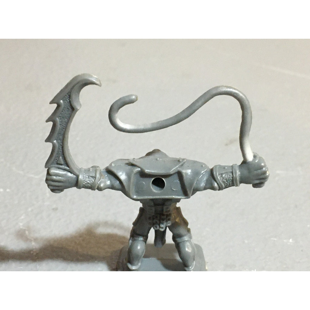 A23496 WARHAMMER HEROQUEST GARGOYLE BLOODTHIRSTER MISSING HEAD & WINGS GW