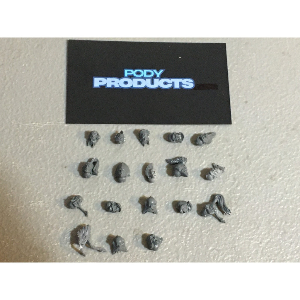 A33576 WARHAMMER 40K SPACE MARINES WOLVES BITS LOT HEADS GW GAMES WORKSHOP