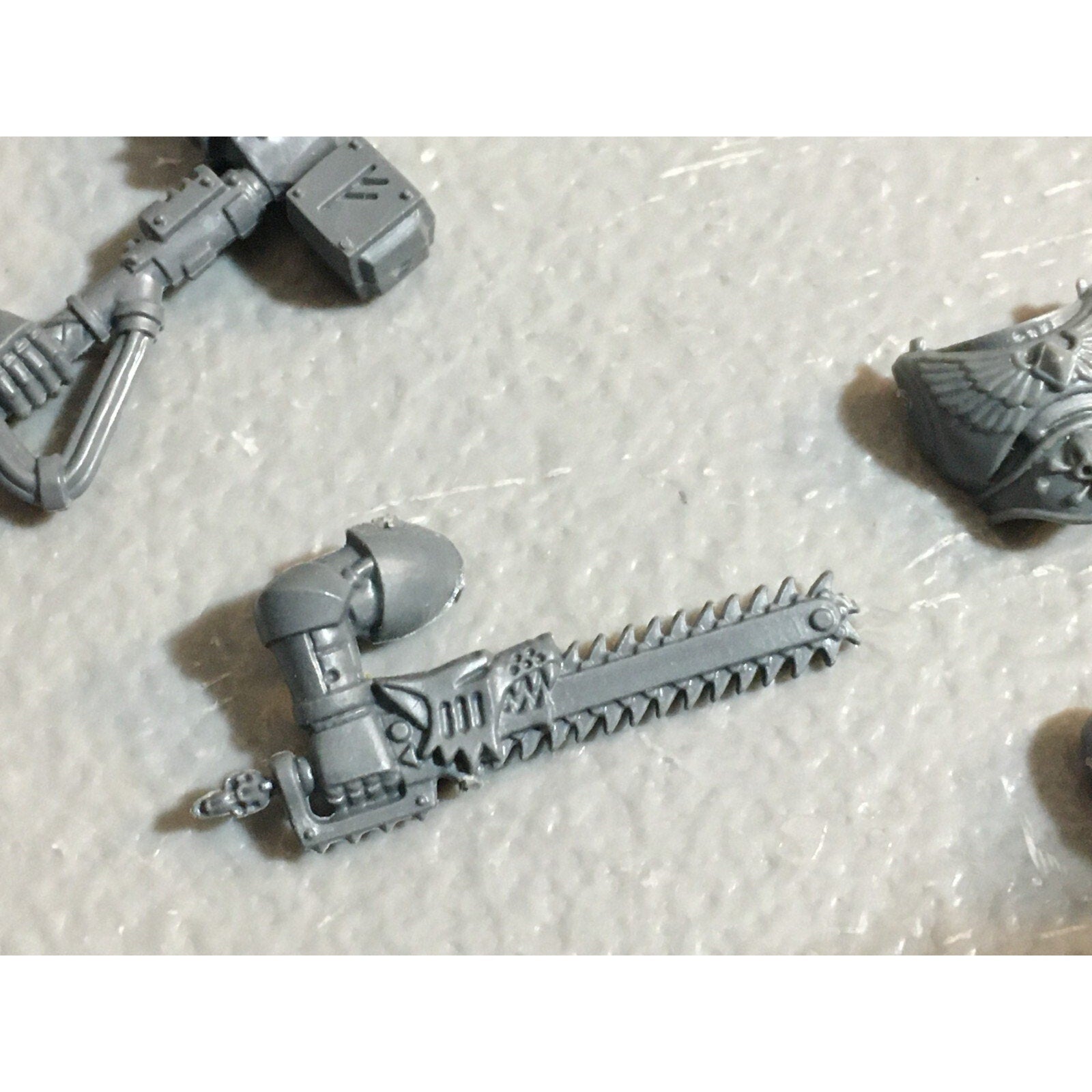 A22994 WARHAMMER 40K SPACE MARINES WOLVES BITS LOT MIXED STORM THUNDER GW