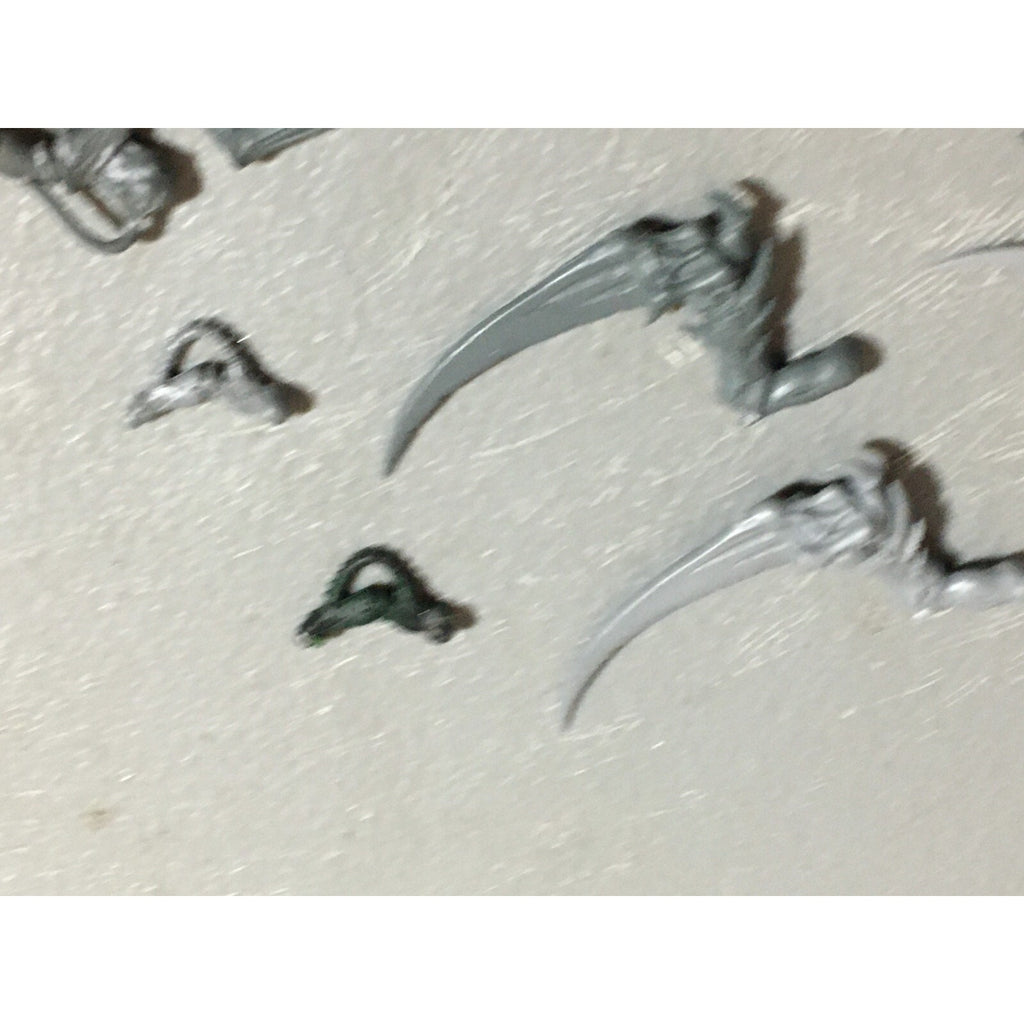 A22315 WARHAMMER 40K TYRANIDS BITS LOT MIXED GAMES WORKSHOP GW