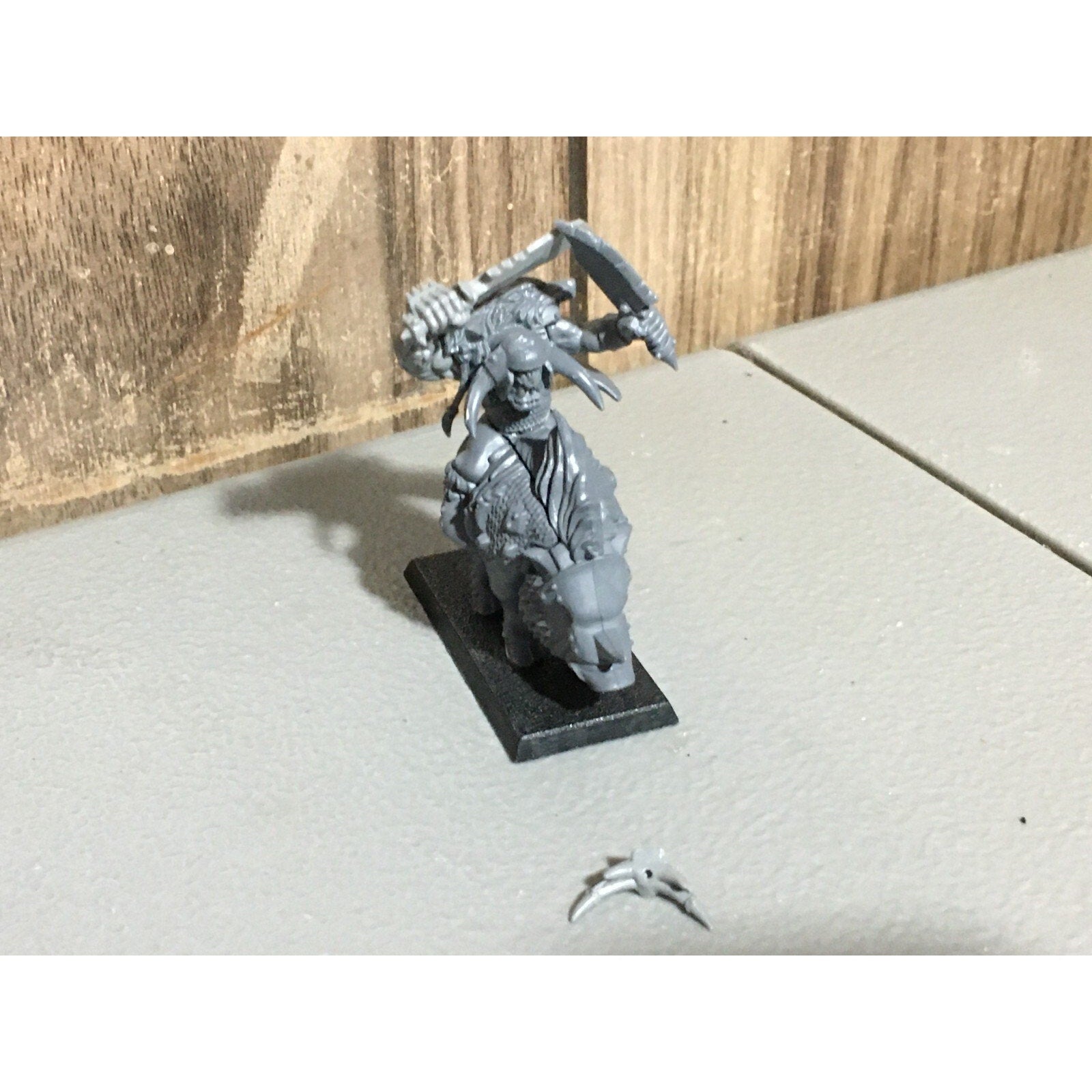 A20087 WARHAMMER FANTASY ORCS & GOBLINS ORC WARBOSS ON BOAR GAMES WORKSHOP