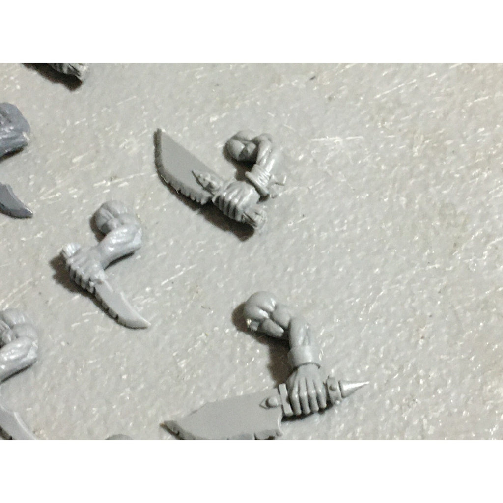 A22612 WARHAMMER FANTASY ORCS & GOBLINS BITS LOT ORC BOYZ HAND WEAPONS & SPEARS