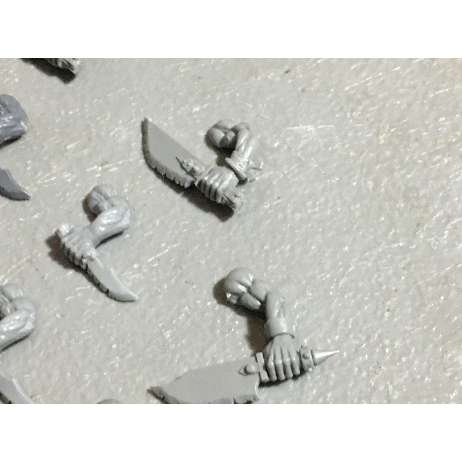 A22612 WARHAMMER FANTASY ORCS & GOBLINS BITS LOT ORC BOYZ HAND WEAPONS & SPEARS