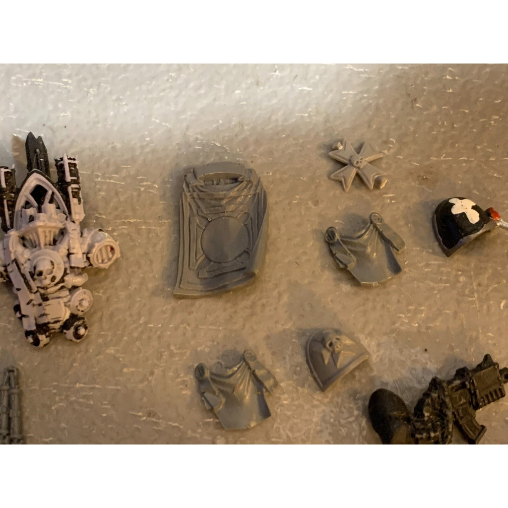 A23301 WARHAMMER 40K SPACE MARINES BLACK TEMPLARS BITS LOT BACKPACK OATHS GW
