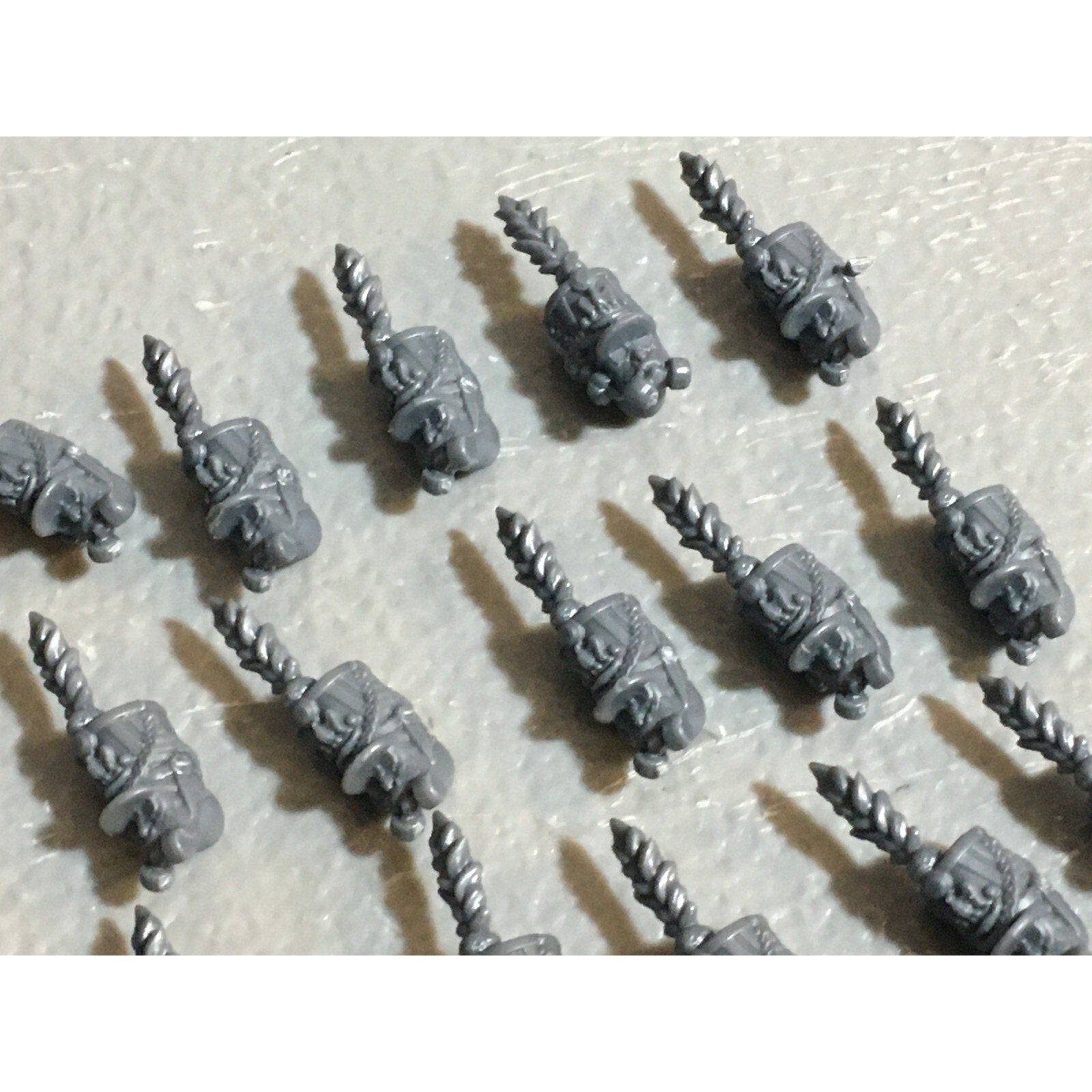A23033 WARGAMES ATLANTIC HEADS NAPOLEONIC FANCY HATS & GASMASK MM BITS LOT MINIS