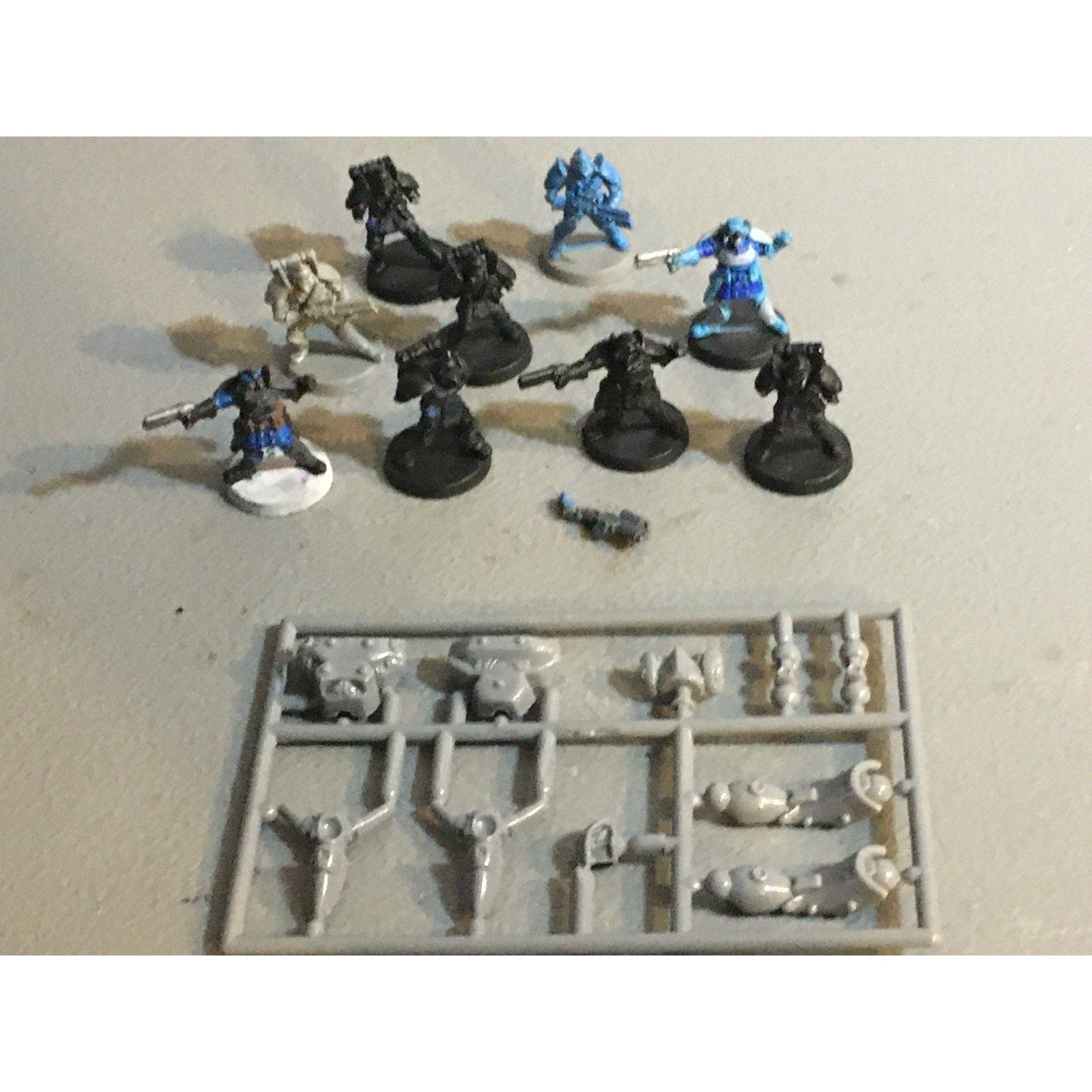 A32585 UNKNOWN PLASTIC MINIATURES BITS & INCOMPLETE LOT SPACE SOLDIER SCI-FI