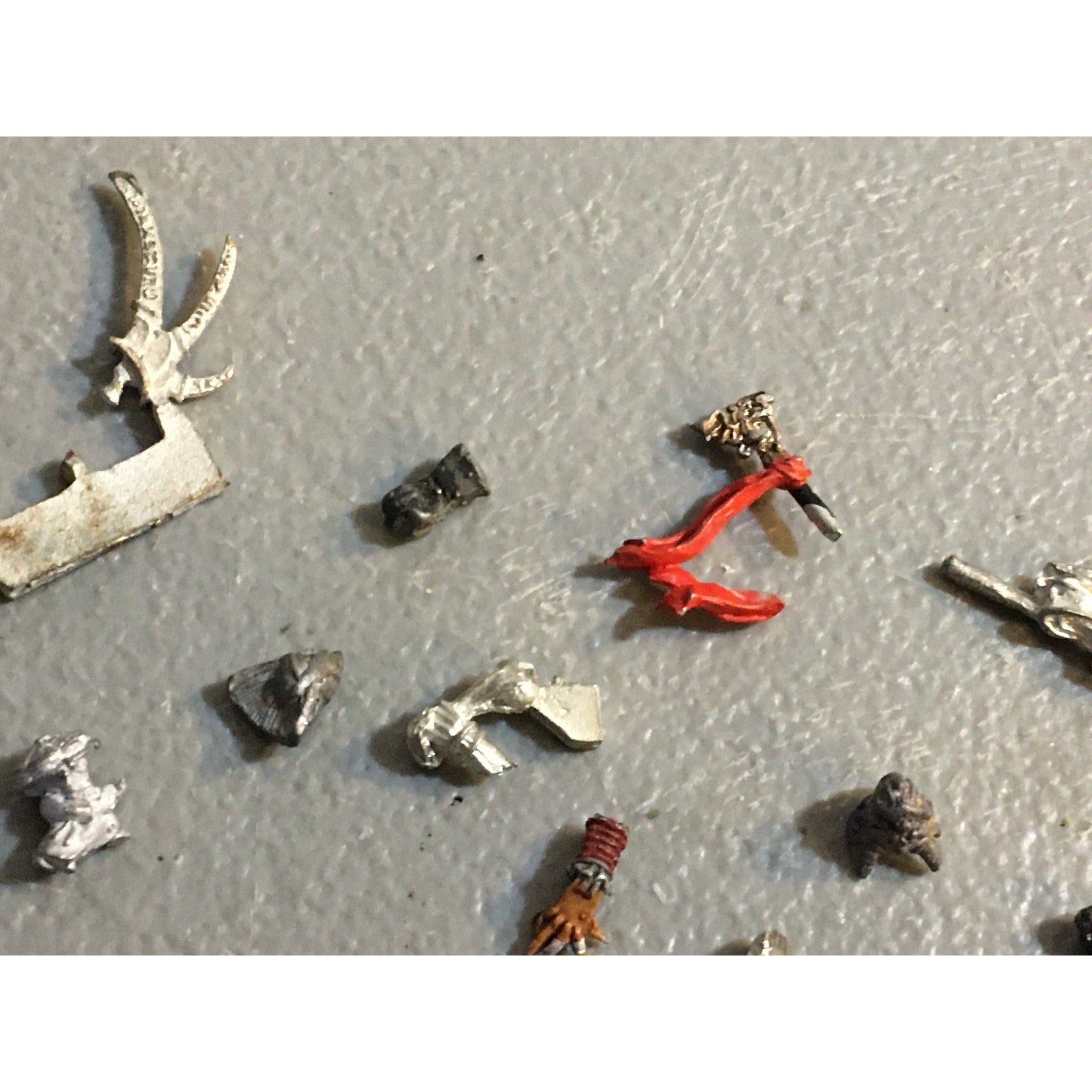 A32573 UNKNOWN MINIATURES ALL METAL BITS LOT WINGS ARM HEAD RPG TABLETOP