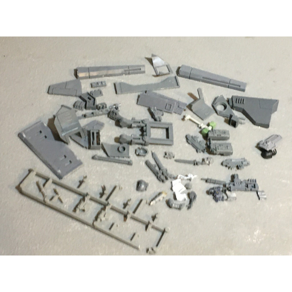 A24530 WARHAMMER 40K SPACE MARINES BITS LOT TANK ARMS OATHS GW