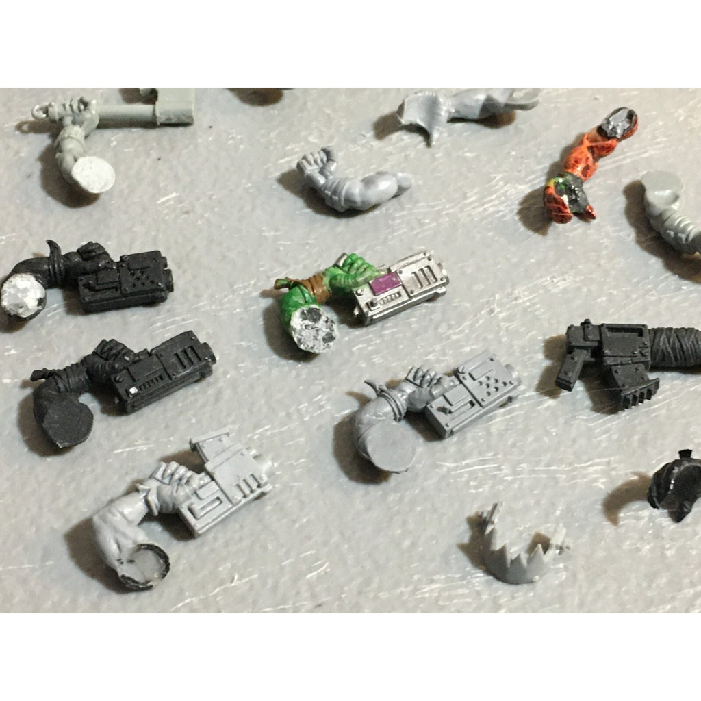 A23239 WARHAMMER 40K SPACE ORKS BITS LOT ARMS HEADS GAMES WORKSHOP GW