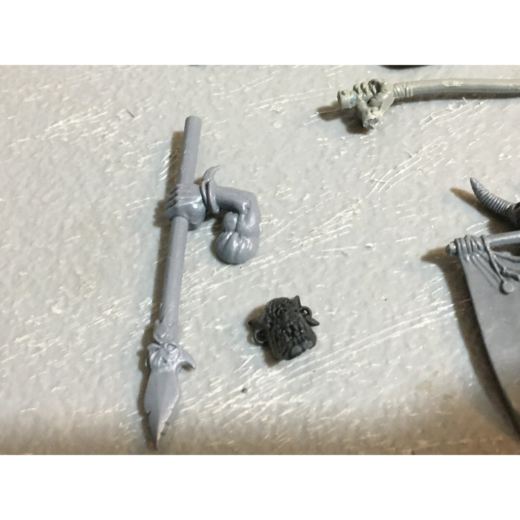 A23434 WARHAMMER FANTASY ORCS & GOBLINS BITS LOT MIXED ARM BANNER KNIFE GW