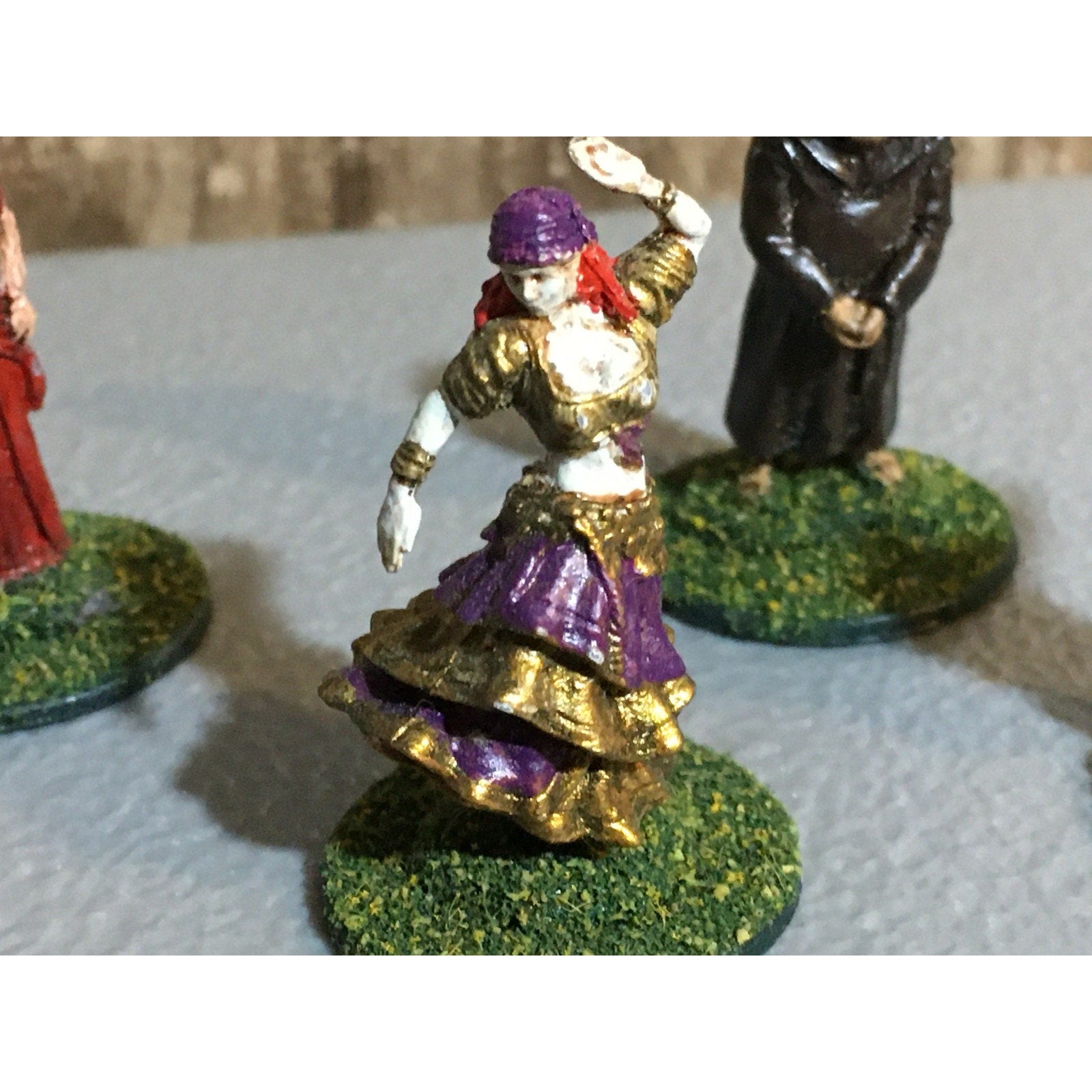 A32501 WIZARDS WIZKIDS PAIZO D&D MINIATURES PLASTIC HUMAN 4 PK PAINT BASE