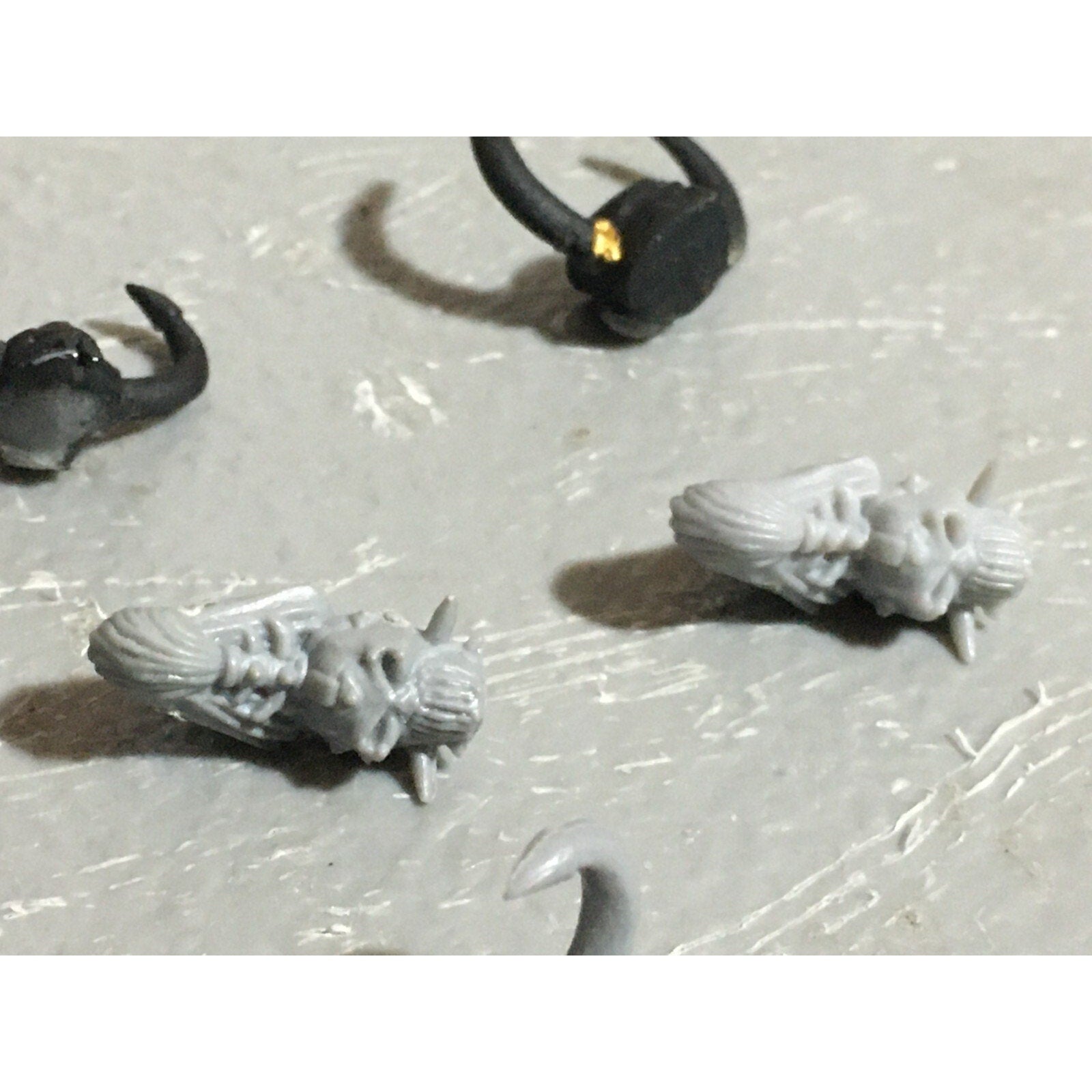 A22253 WARHAMMER FANTASY CHAOS MORTALS BITS LOT WARRIORS KNIGHTS HEADS GW OOP