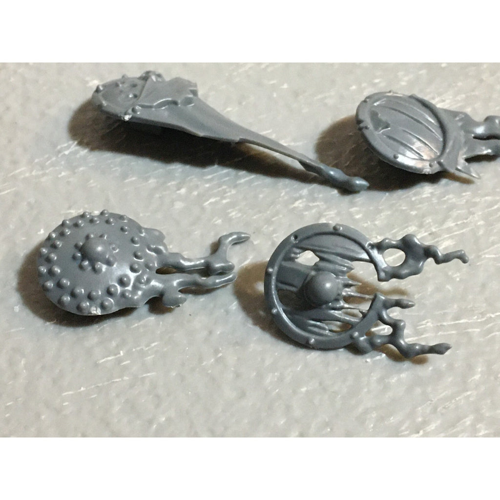 A23459 WARHAMMER FANTASY VAMPIRE COUNTS UNDEAD BITS LOT SHIELDS & ICONS GW