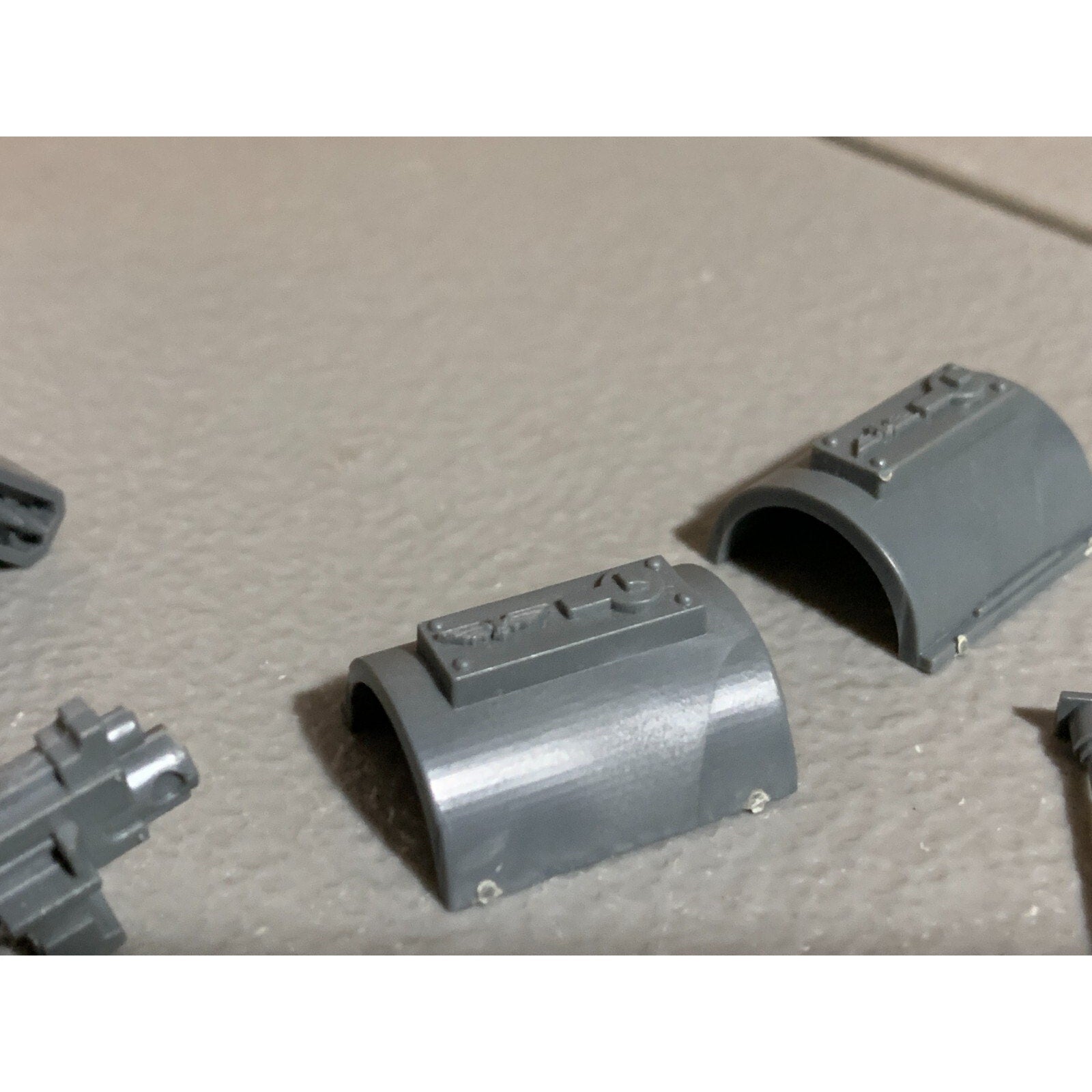 A17835 WARHAMMER 40K ASTRA IG GUARD TANKS BITS LOT GW GAMES WORKSHOP