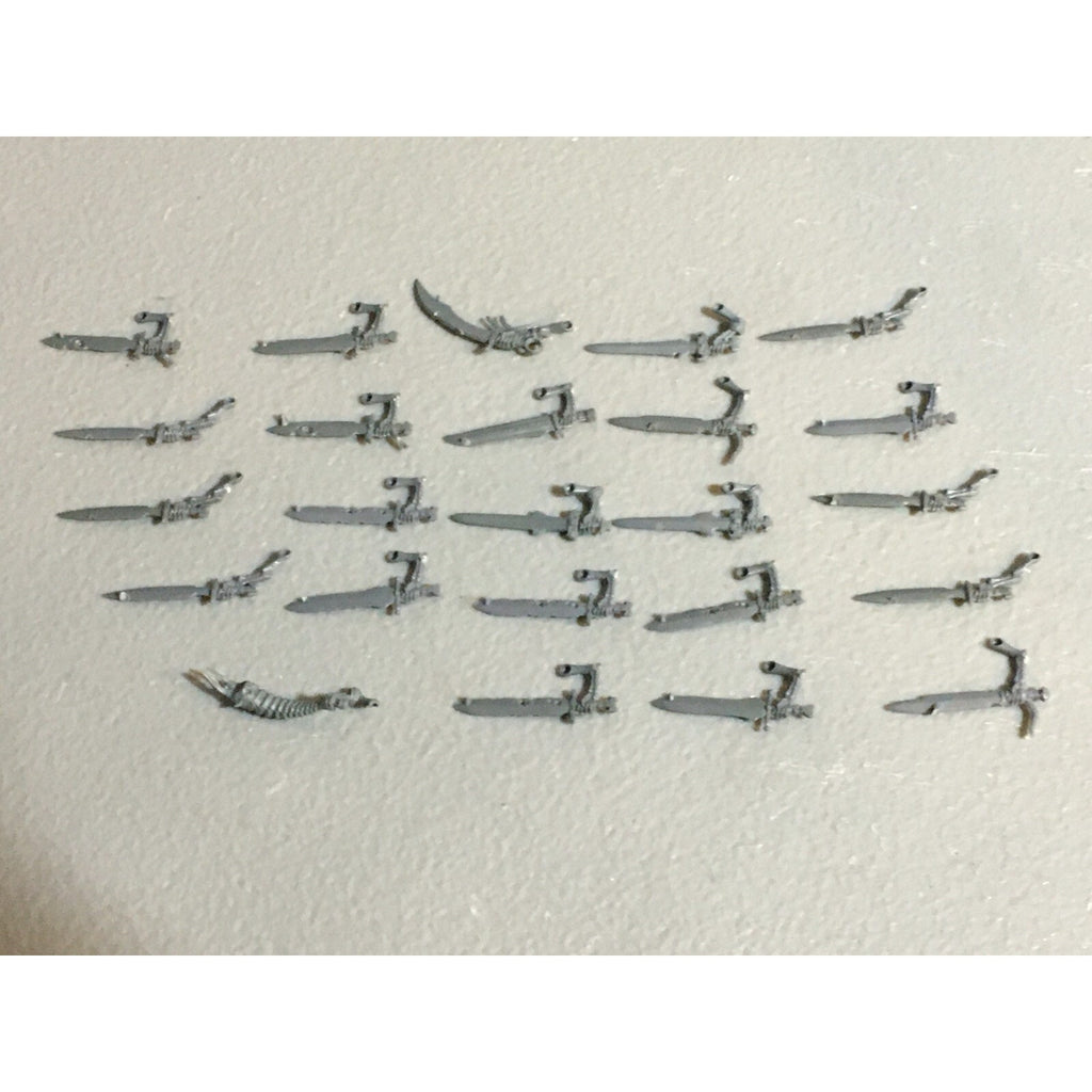 A23416 WARHAMMER FANTASY VAMPIRE COUNTS BITS LOT SKELETON WIGHT SWORD ARMS GW
