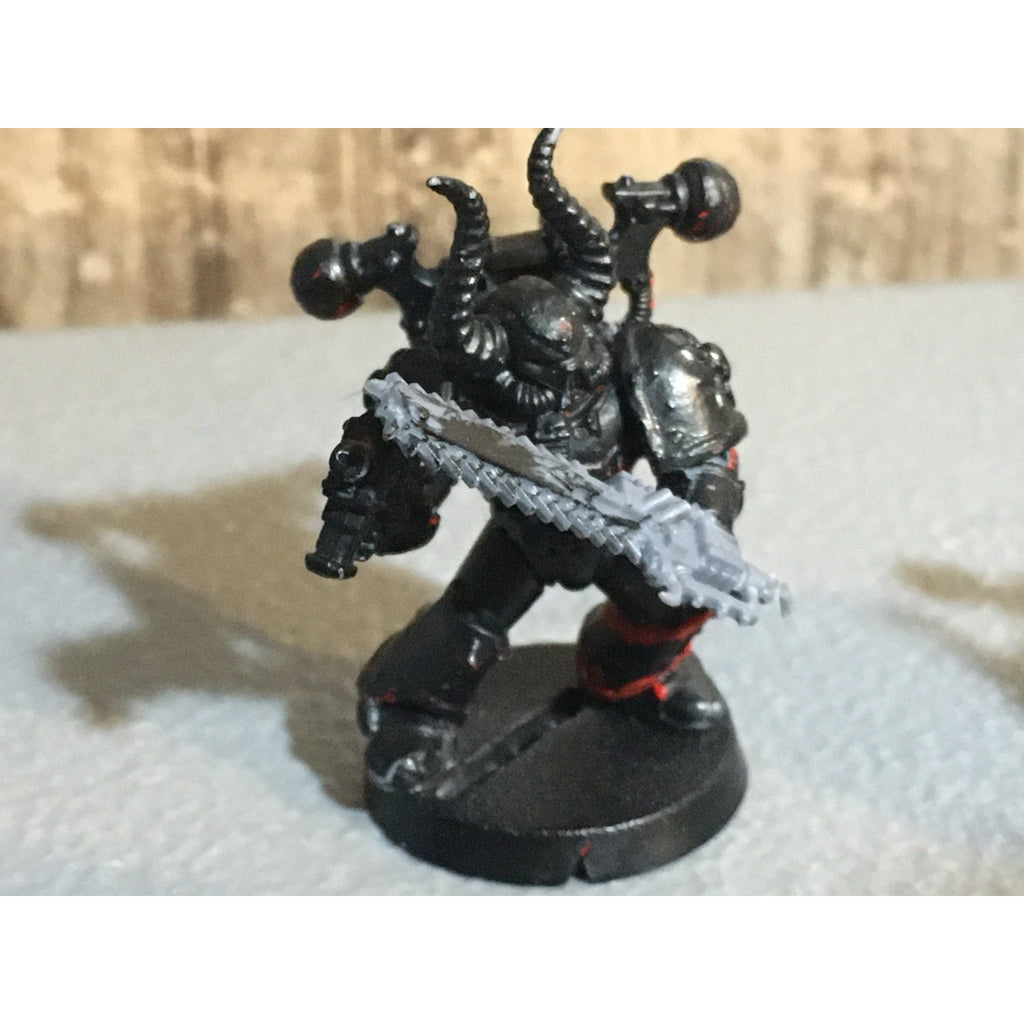 A31130 WARHAMMER 40K SPACE MARINES MIXED LOT INCOMPLETE & BITS + CHAOS