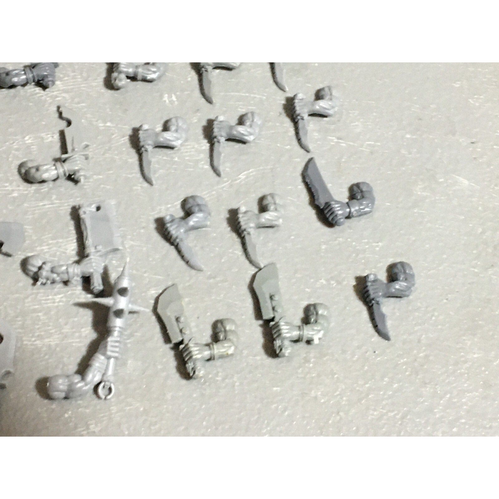 A22611 WARHAMMER FANTASY ORCS & GOBLINS BITS LOT ORC BOYZ HAND WEAPONS GW