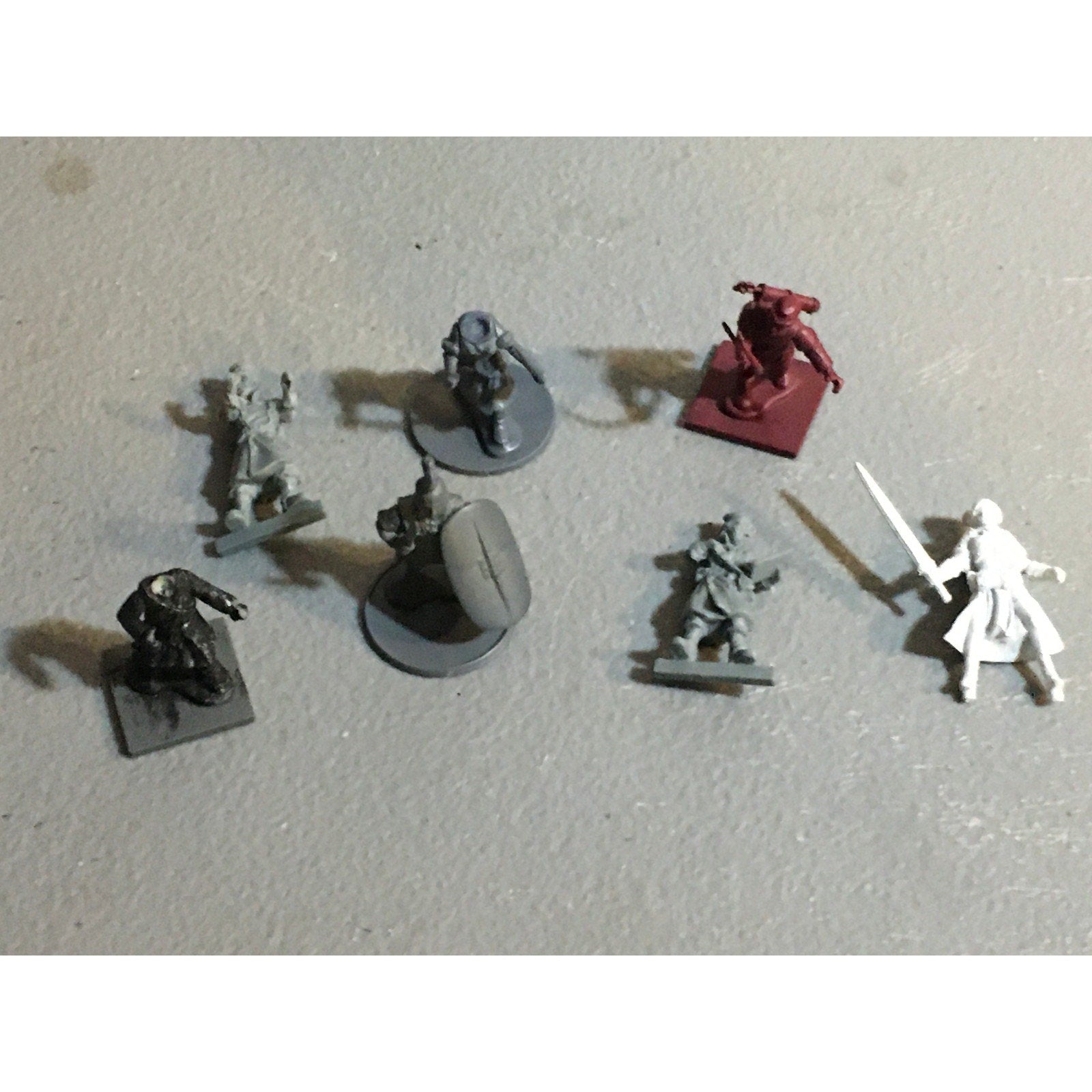 A32550 UNKNOWN MINIATURES PLASTIC INCOMPLETE LOT WARRIOR SOLDIER