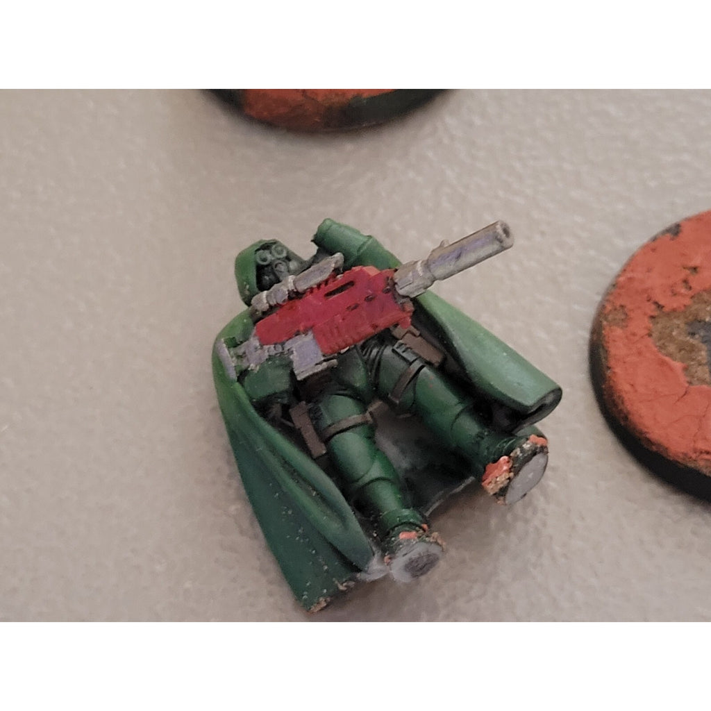 A18335 WARHAMMER 40K SPACE MARINES PRIMED DARK ANGELS ELIMINATORS MAG BASE