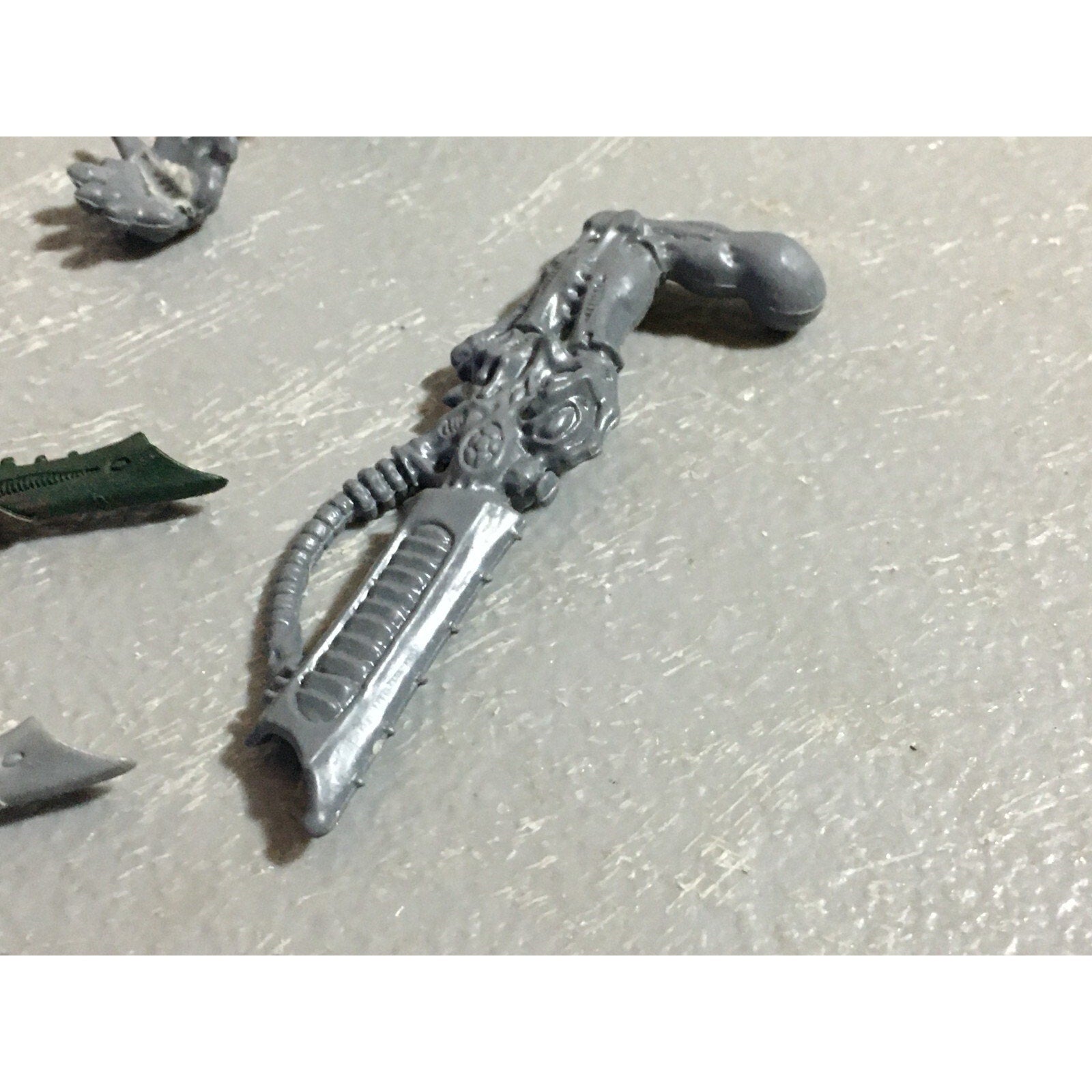 A22317 WARHAMMER 40K TYRANIDS BITS LOT MIXED GAMES WORKSHOP GW
