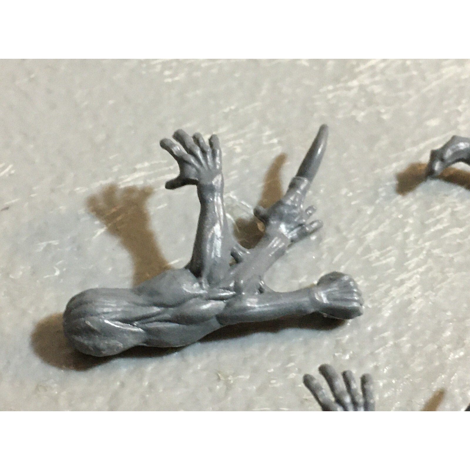 A23219 WARHAMMER FANTASY CHAOS MORTALS BITS LOT SPAWN & PRINCE HEAD GW