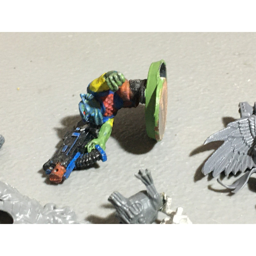 A22418 WARHAMMER 40K MIXED BITS LOT BOLTERS HEADS ARMS GAMES WORKSHOP GW