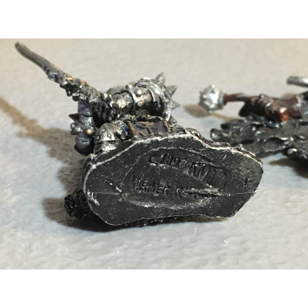 A24859 UNBRANDED METAL TABLETOP OLD OOP D&D FANTASY KNIGHTS SWORDSMEN MINIATURES