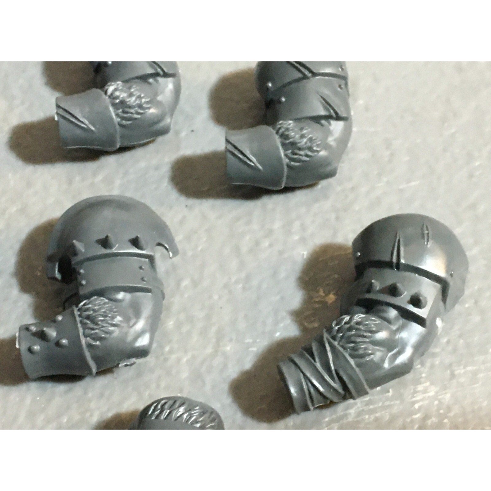 A23167 WARHAMMER FANTASY CHAOS BEASTMEN BITS LOT MINOTAUR ARMS GW GAMES WORKSHOP