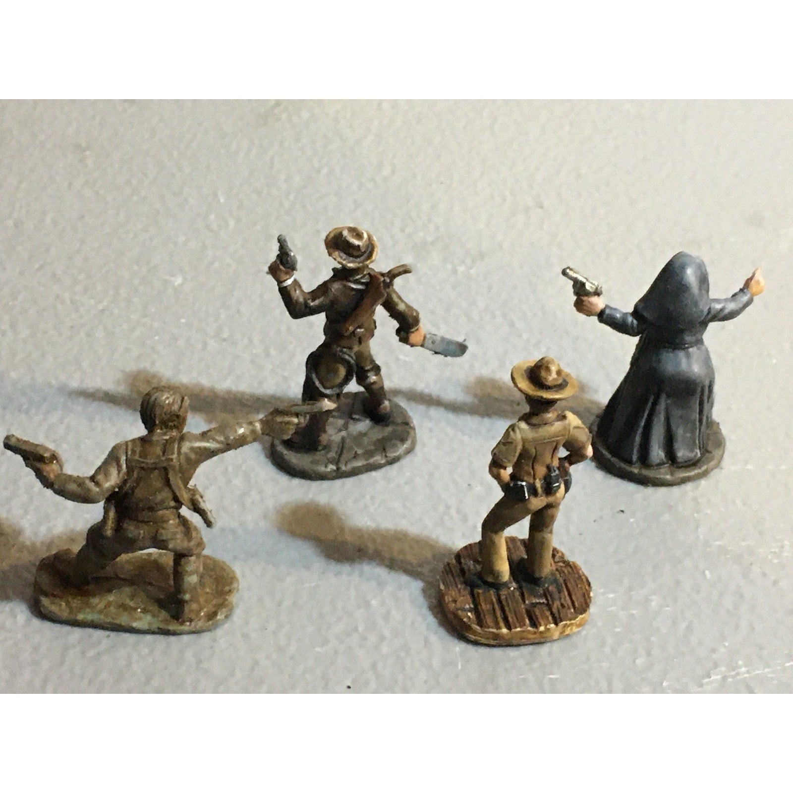 A32549 REAPER MINIATURES PLASTIC 4 PK HUMAN COWBOY NUN TROOPER