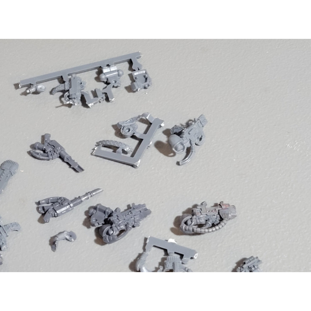 A18913 WARHAMMER 40K SPACE MARINES BITS LOT HEAVY SPECIAL PLASMA
