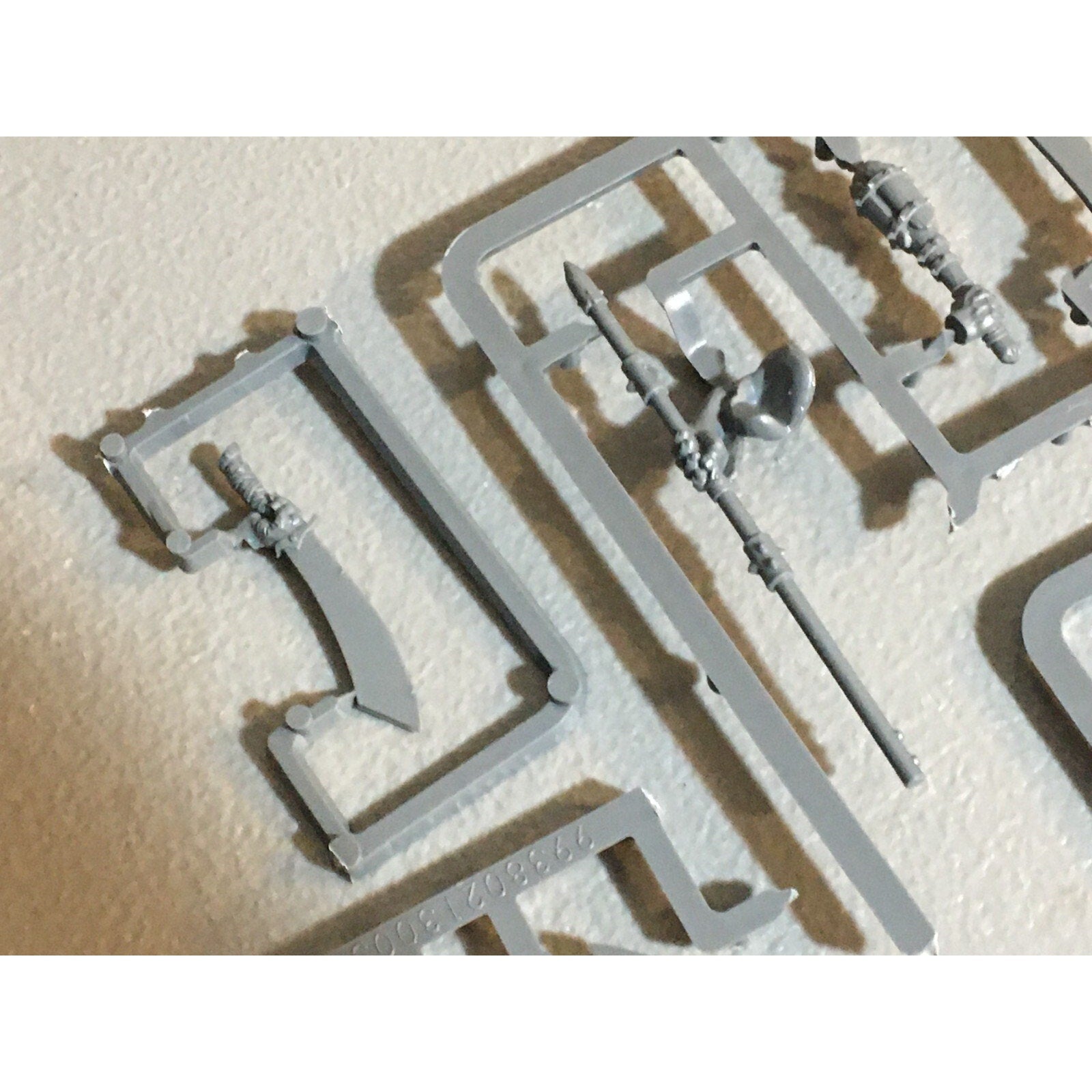 A23588 WARHAMMER AOS FANTASY OGRE KINGDOMS MAWTRIBES BITS ON SPRUE LOT HANDS GW