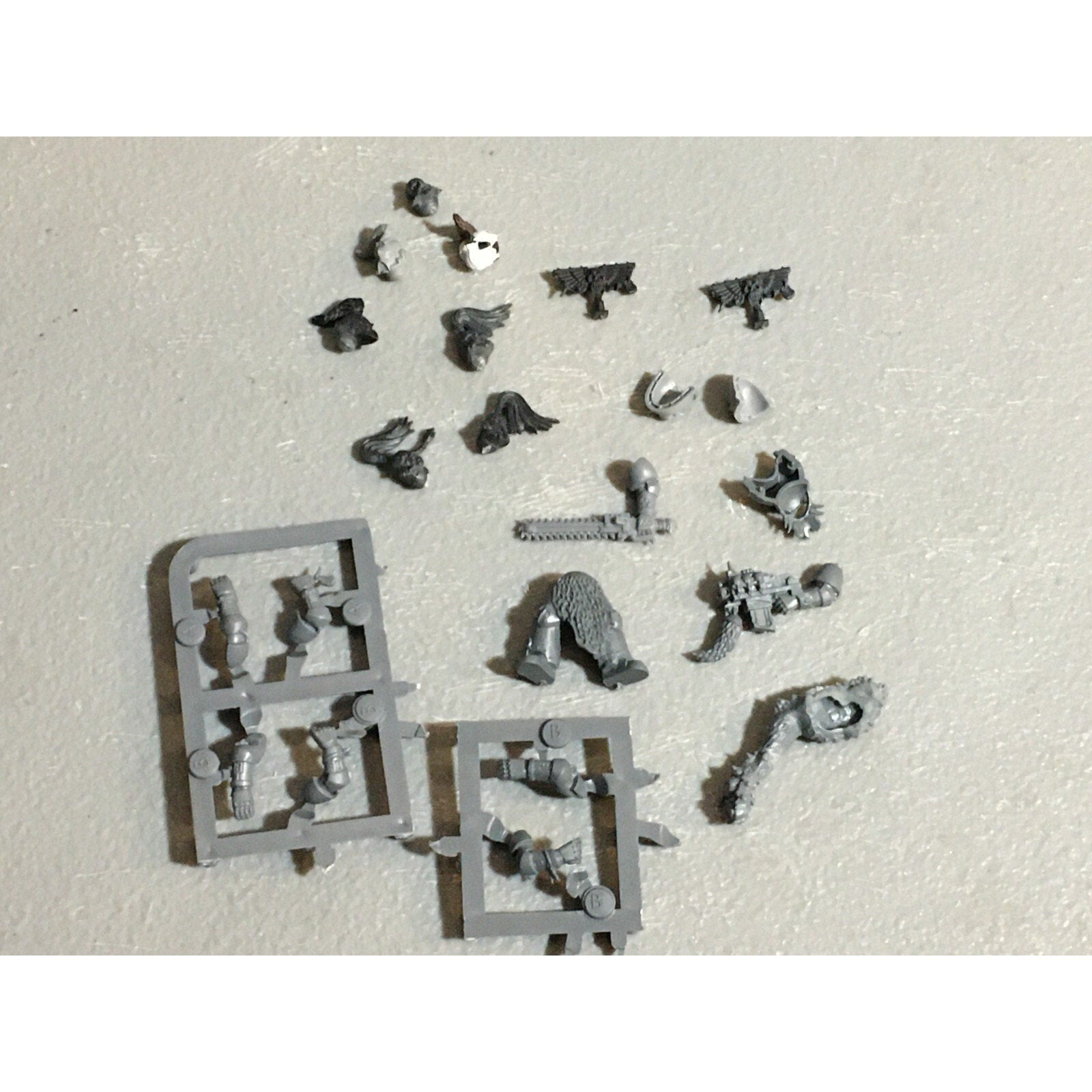 A23175 WARHAMMER 40K SPACE MARINES WOLVES BITS LOT MIXED GW GAMES WORKSHOP