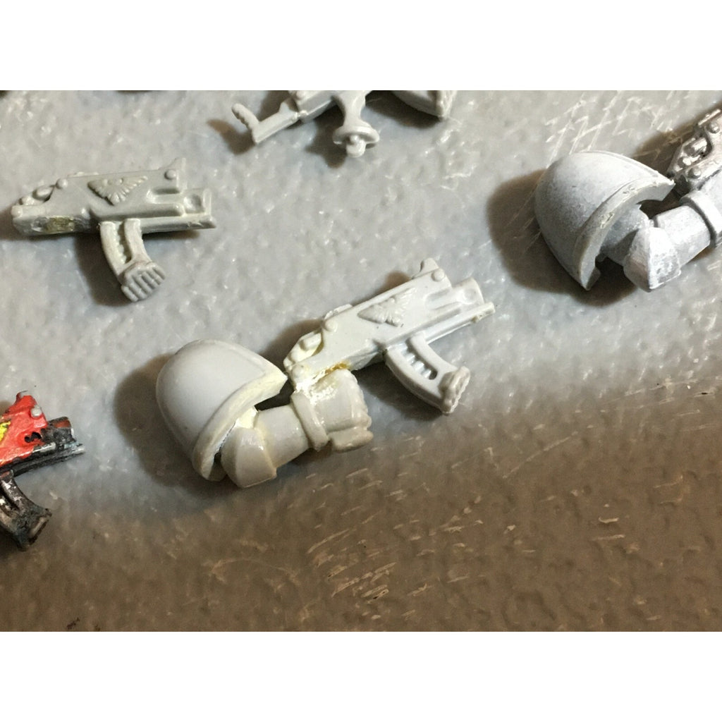 A23141 WARHAMMER 40K SPACE MARINES ROGUE TRADER BITS LOT BOLTERS GW