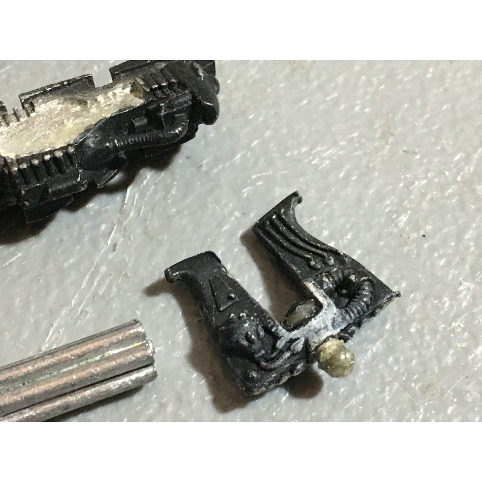 A22395 WARHAMMER 40K ELDAR CRAFTWORLDS METAL BITS LOT WEAPONS GAMES WORKSHOP GW