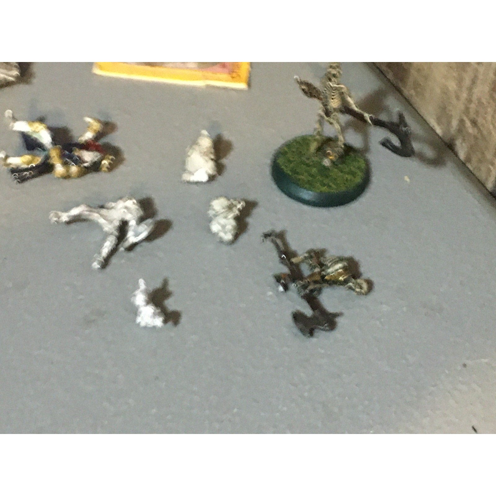A32578 UNKNOWN MINIATURES METAL LOT KNIGHT SKELETON WARRIOR SOLDIER
