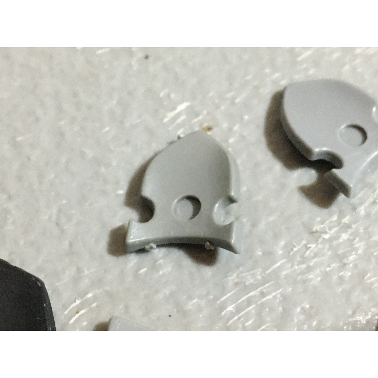 A22246 WARHAMMER FANTASY CHAOS MORTALS BITS LOT WARRIORS KNIGHTS SHIELDS GW OOP