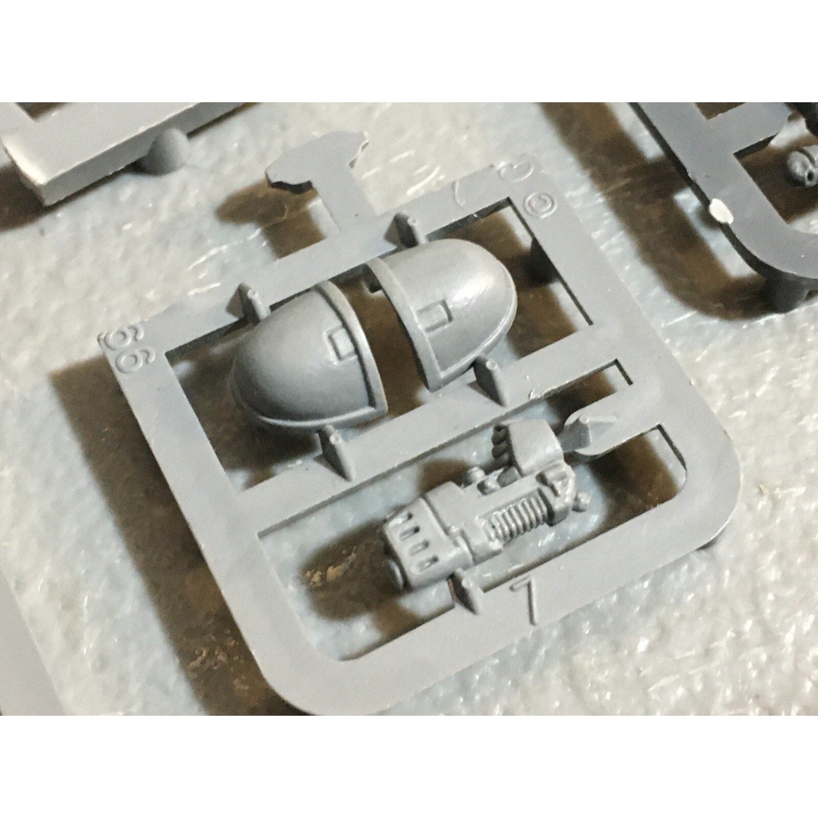 A23095 WARHAMMER 40K SPACE MARINES BITS LOT SHOULDER ARM PISTOL GAMES WORKSHOP